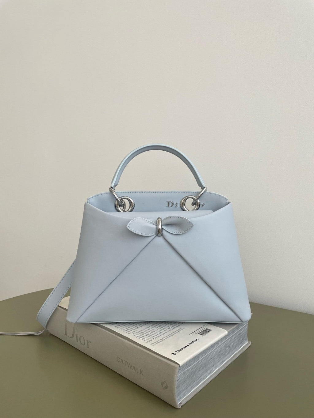 Dior 26s Cigale Bow Pink Shiny Supple Calfskin Small Handbag Crossbody Bag Stylish And Elegant Available In Multiple Colours Bags #84394A