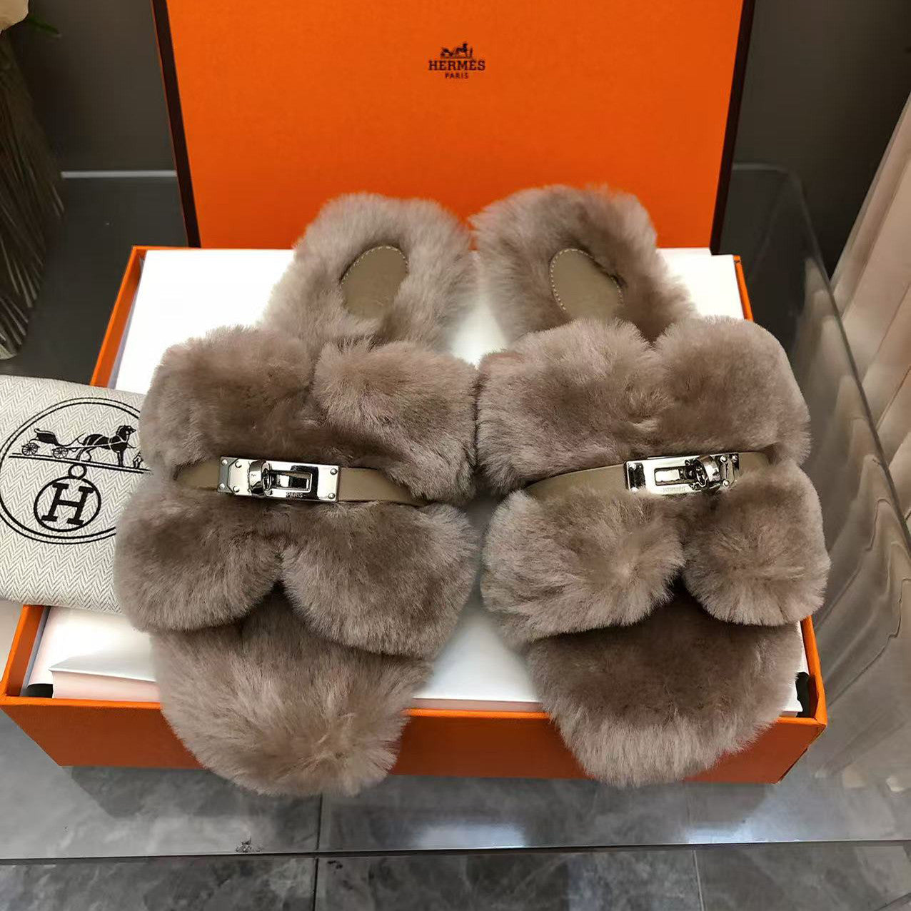 Hermes Women's Spring. Summer. And Fall Solid Color Wool And Leather Slip-On Flat Casual Shoes #81516