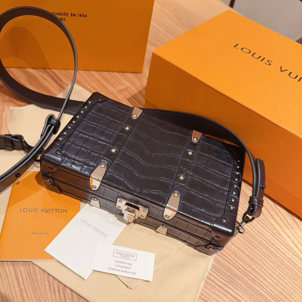 Louis Vuitton Crocodile Leather Pattern Handbag #382399
