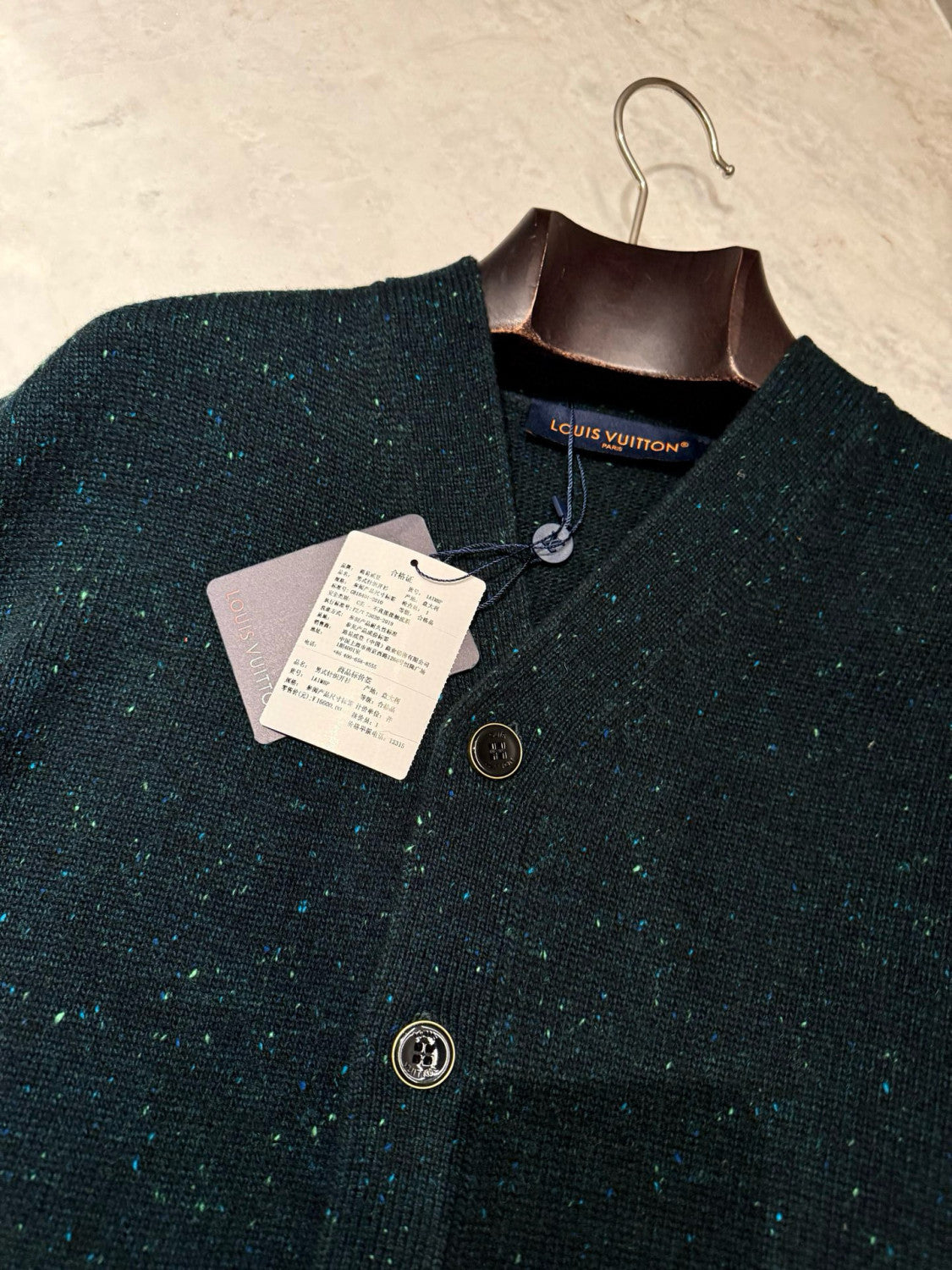 Louis Vuitton Men's Fall/Winter Fashion Casual V-Neck Single Button Loose Fit Relaxed Fit Cashmere Sweater Knit Cardigan #79415