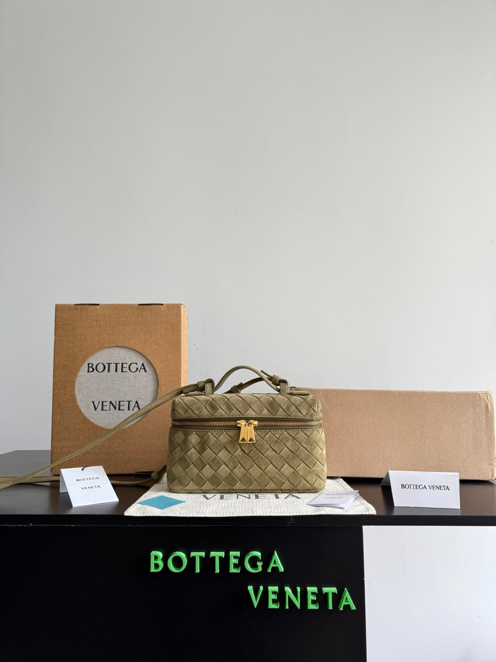 Bottega Veneta Women's New Woven Zipper Crossbody Bag Makeup Bags #195271