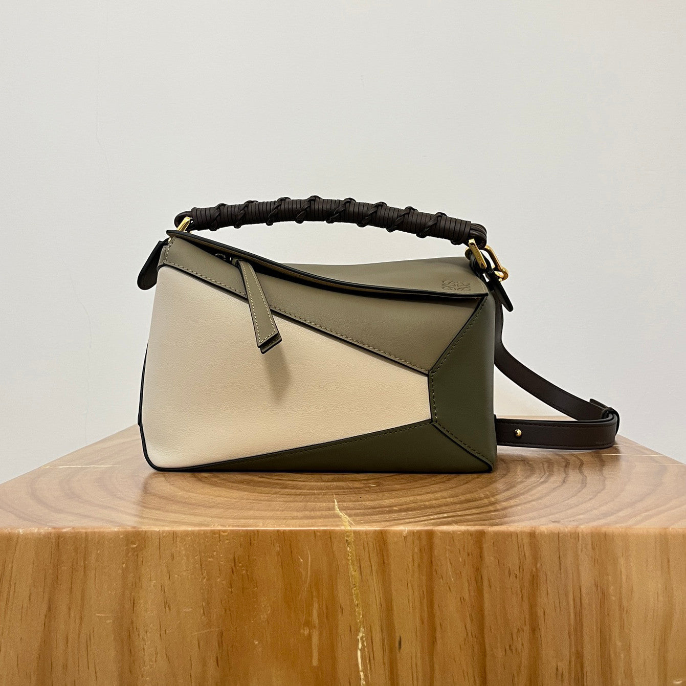 Loewe Puzzle Women's Fashion Classic Solid Color Leather Handle Embossed Tote Bag Shoulder Bag Crossbody Bag Bags A510S21XAE-1100 #78919