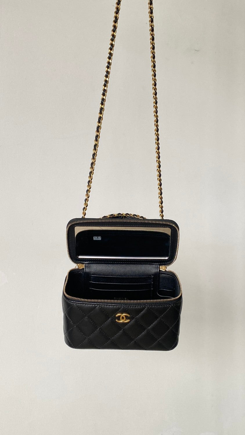 Chanel Women's Retro Vanity Series Solid Color Double C Adjustable Buckle Plaid Leather Shoulder Crossbody Casual Cosmetic Bag Bags #77895