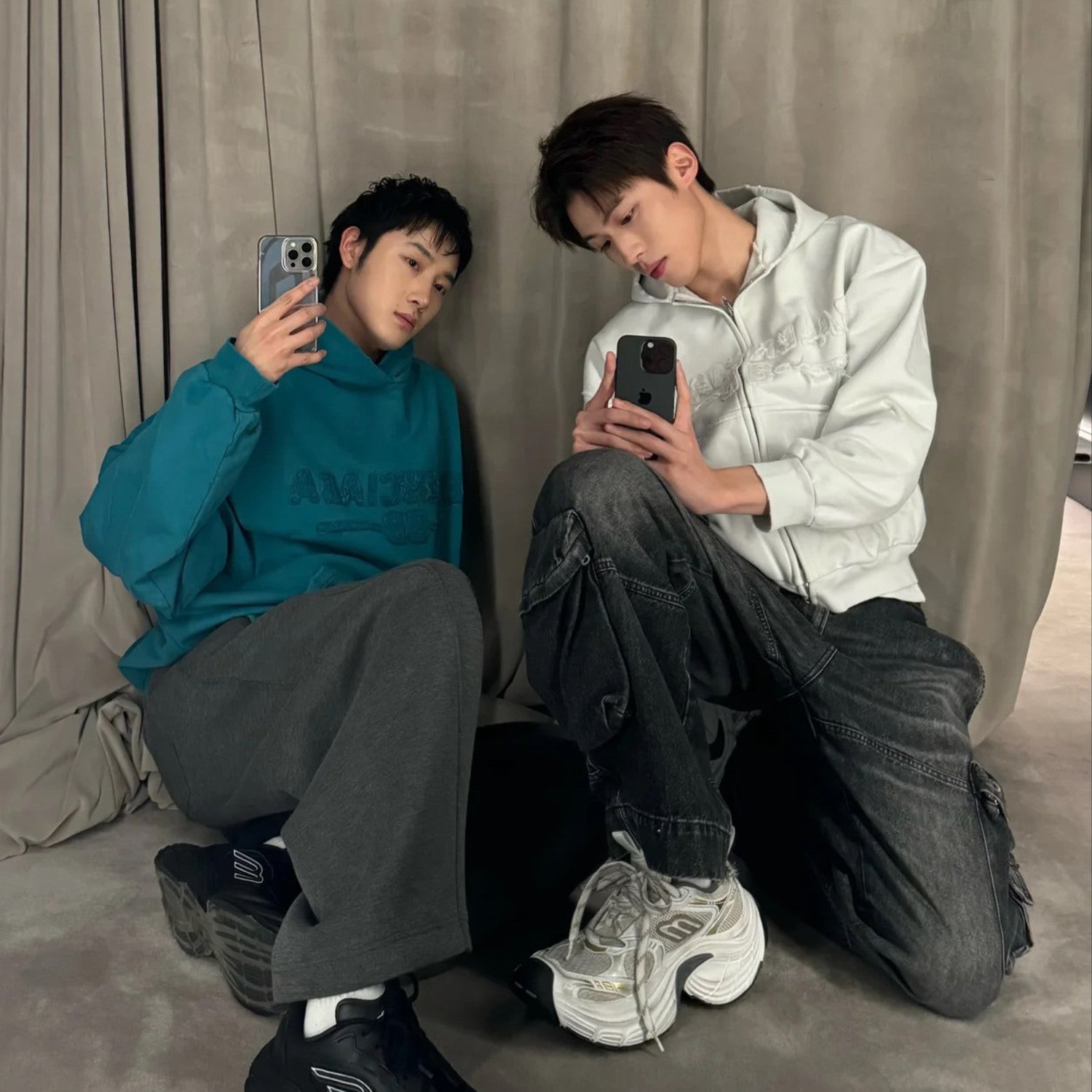 Balenciaga New Year Series 25 - Hoodie Regular Fit Zip Hooded Sweatshirt Solid Colour Patch Logo Letter Casual Sweatshirt Men's Spring and Autumn #81146