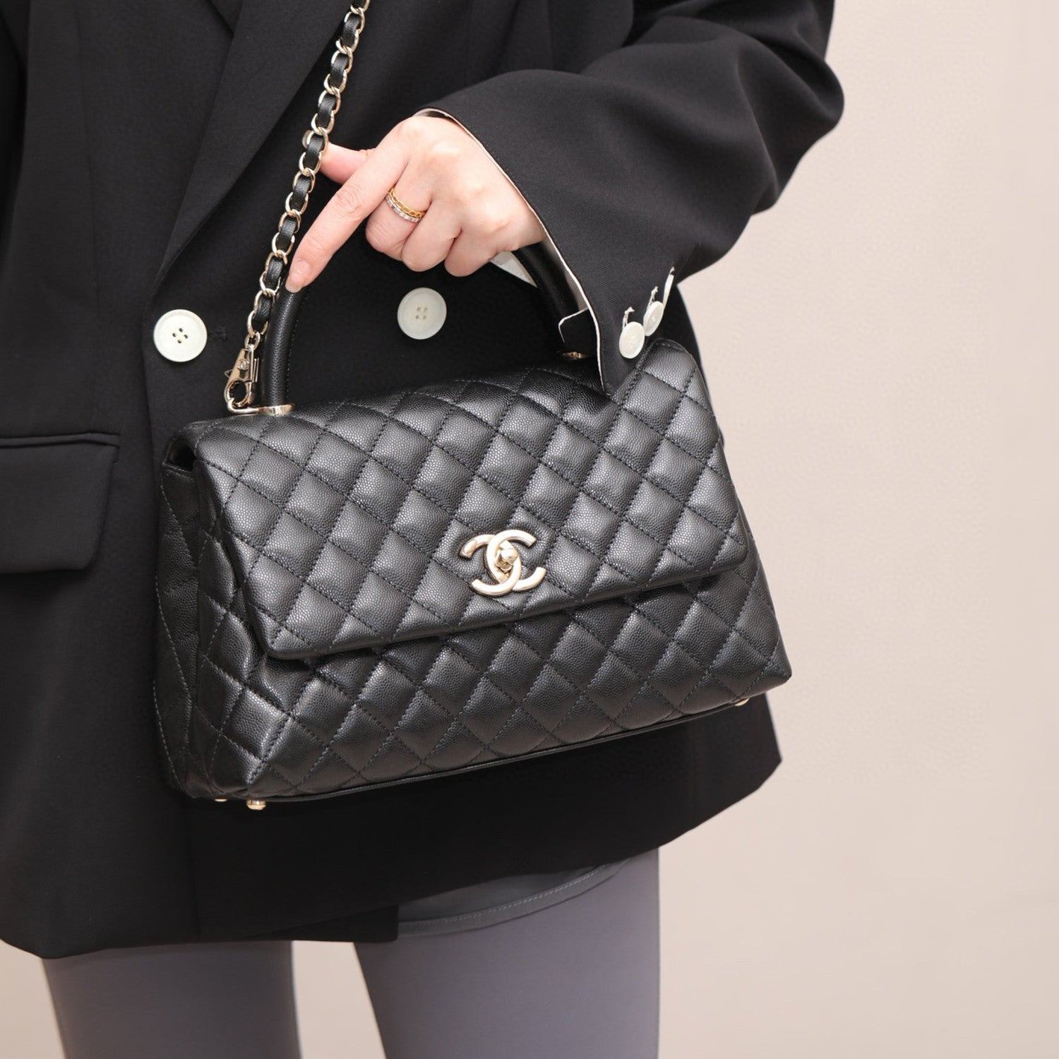 Chanel COCO Handle 16 Classic Logo Black Gold Leather Caviar Chain Shoulder Crossbody Mini Small Medium Women's Spring Summer Black Bag Bags #81386