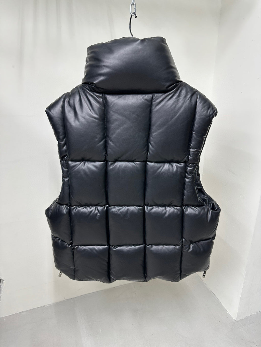 Givenchy Men's Winter Black Short Sleeveless Loose Leather Down Vest Jacket Ngvp #6946