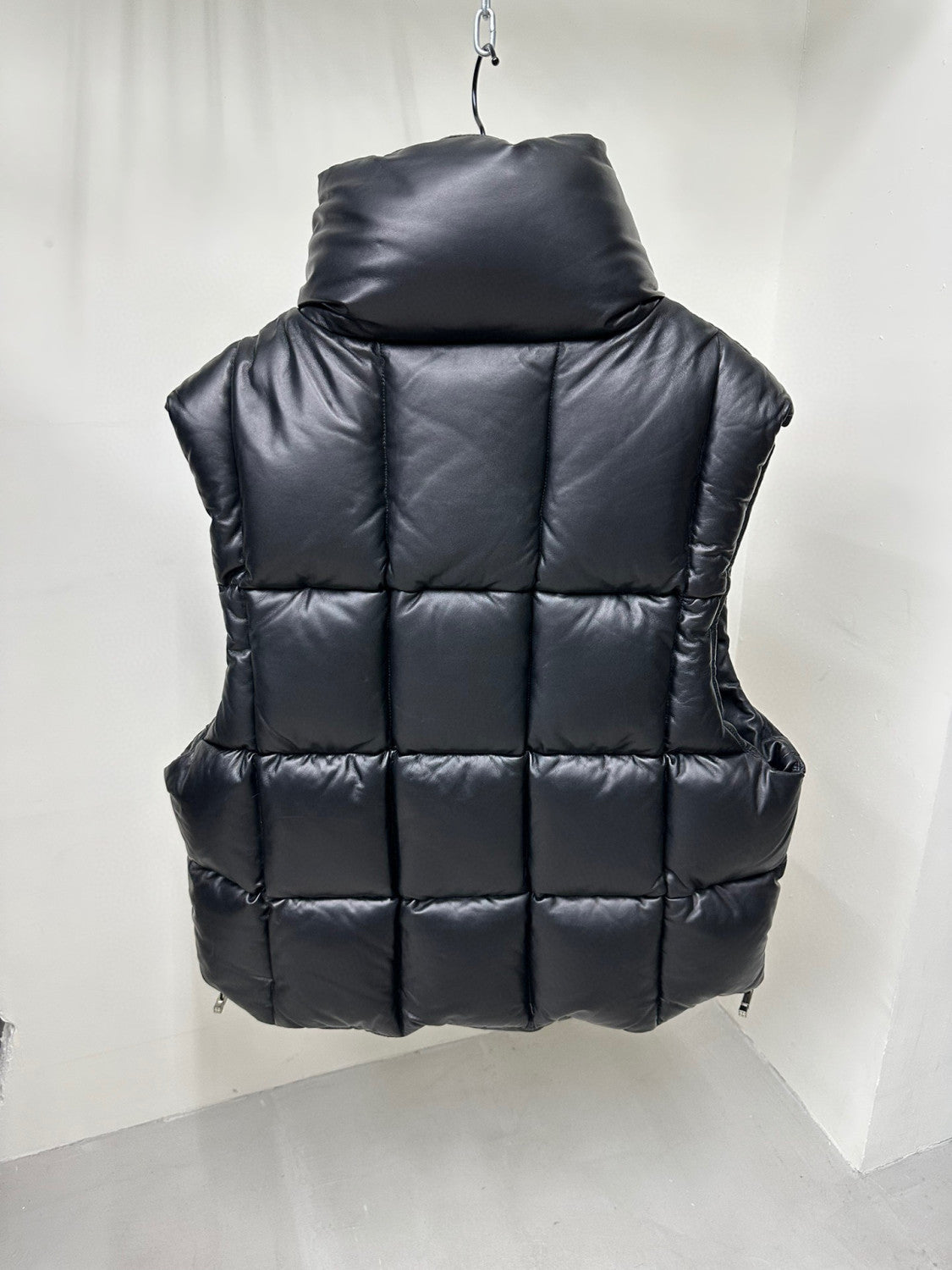Givenchy Men's Winter Black Short Sleeveless Loose Leather Down Vest Jacket Ngvp #6946