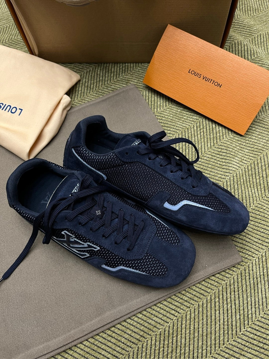 Louis Vuitton LV RALLY Men's Spring/Autumn Classic Casual Round Toe Lace Up Low Top Thin Sole Casual Shoes Sports Shoes 1AHTZG #78188