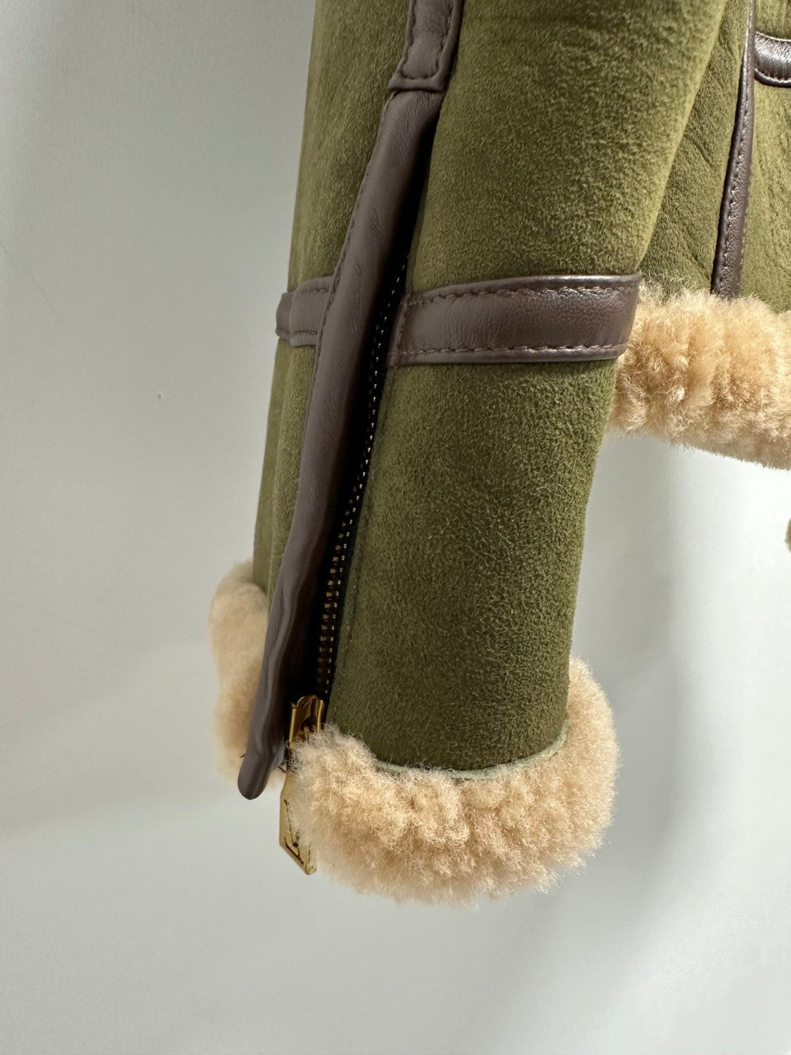 Louis Vuitton Men's Autumn and Winter Green Sheep Leather Patchwork Fur Collar Zipper Casual Long Sleeve Jacket #73367
