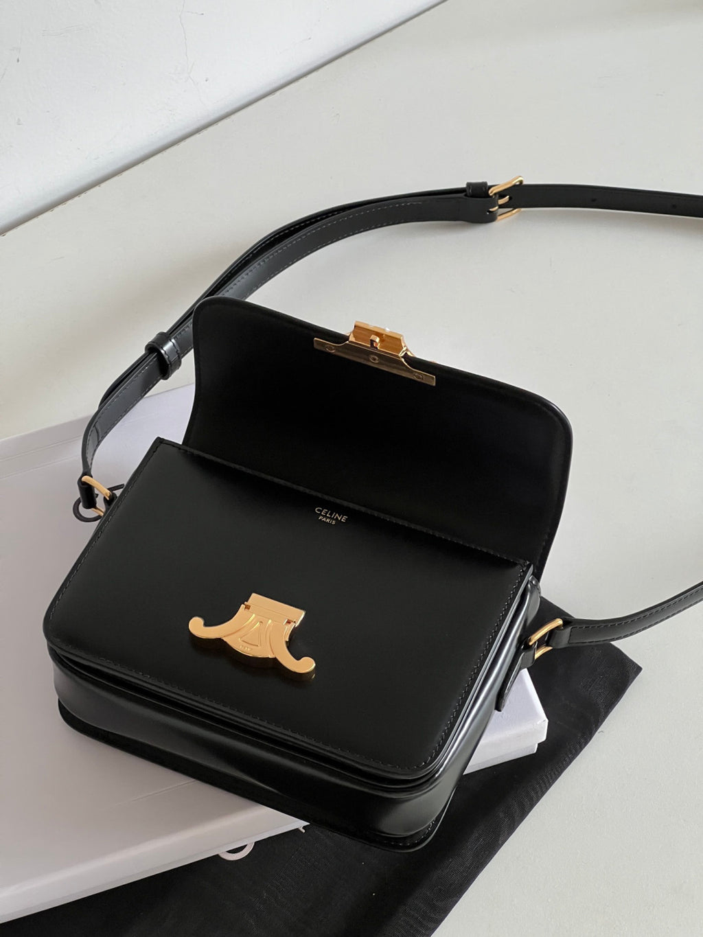 Celine Triomphe Medium Classic Premium Vintage-style Metallic Gold Logo Accent Leather Solid-colour Handbag Bag Lady Bags #196193