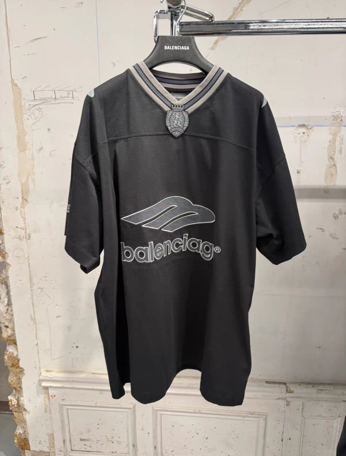 Balenciaga Top-Quality Version Men's 3b Football V-neck T-shirt Oversized Black Anthracite  #336374