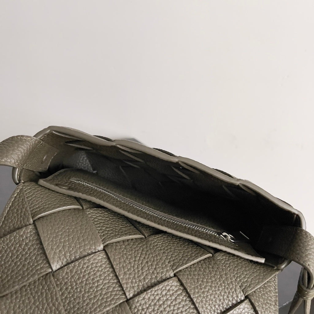 Bottega Veneta  Diago Women's And Men's Fashion Casual Leather Bag With Lychee Texture Magnetic Clasp And Braided Design Shoulder Bag And Crossbody Bag Bags 795637V4FV18803 #78344