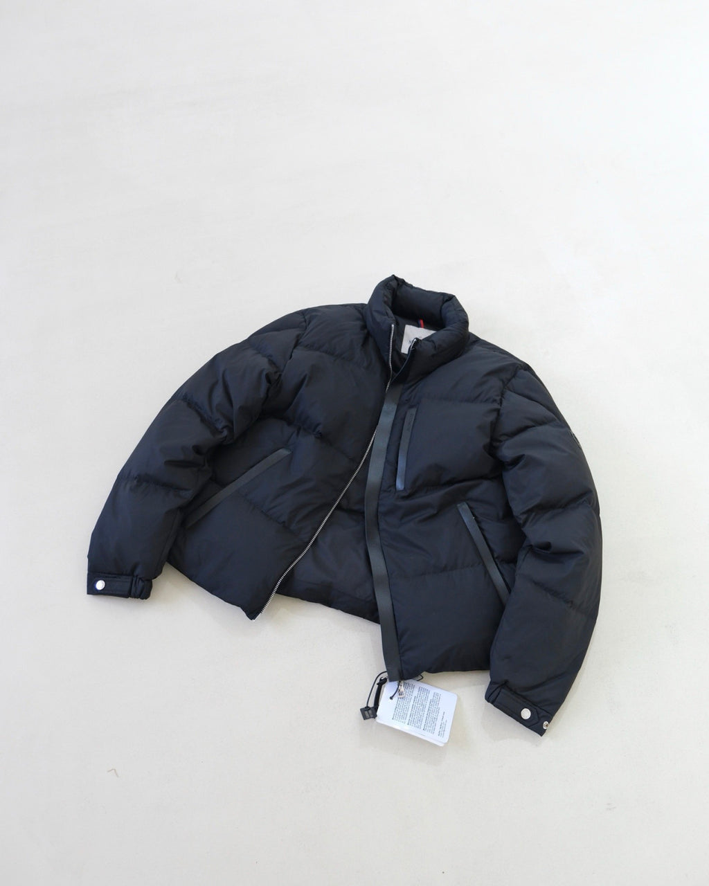 Moncler Besbre Short Down Jacket #336609