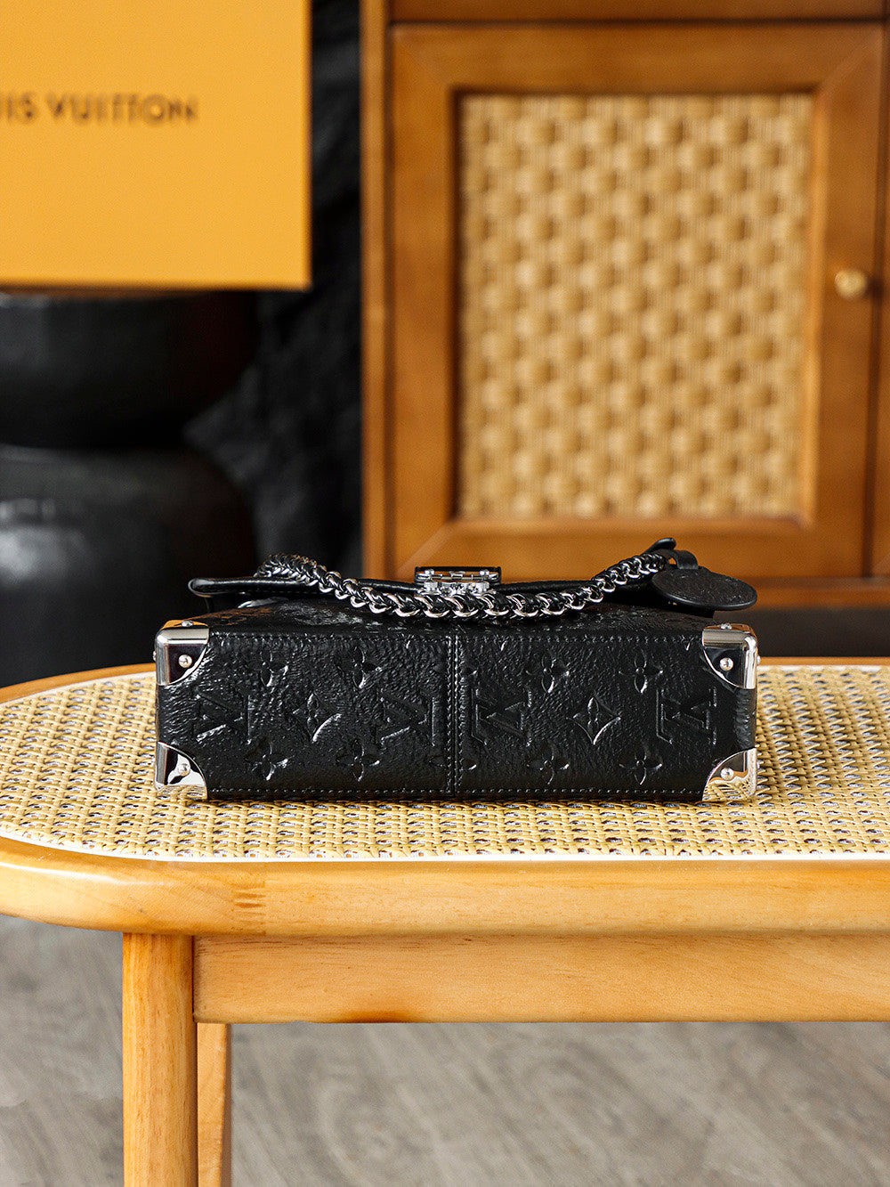 LOUIS VUITTON Trunkie Fashion Leather Handbags #382629