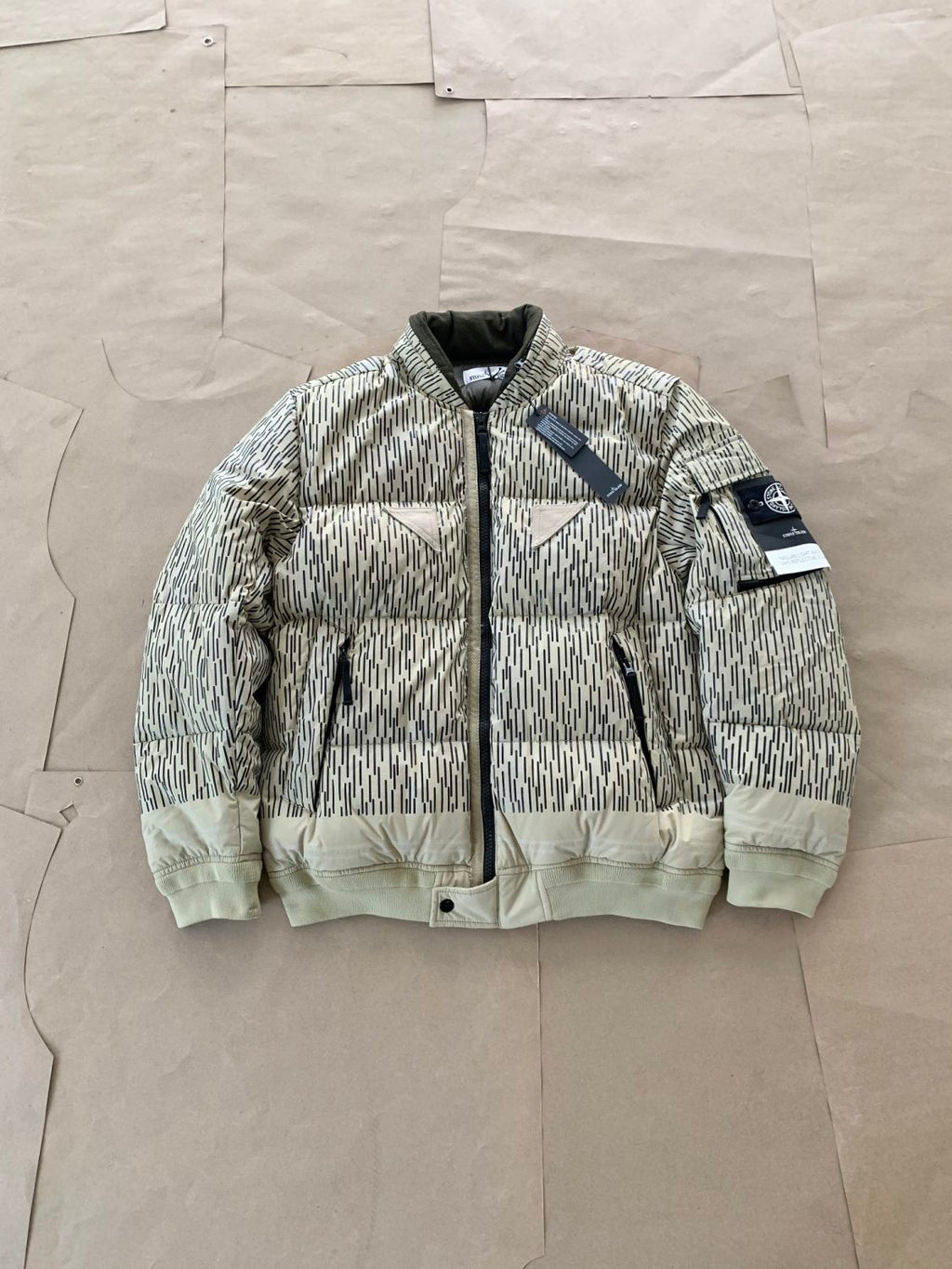 Stone Island Men's Winter Camo Glow-in-the-Dark Striped Solid Color Stand Collar Long Sleeve Zipper Down Jacket #81752