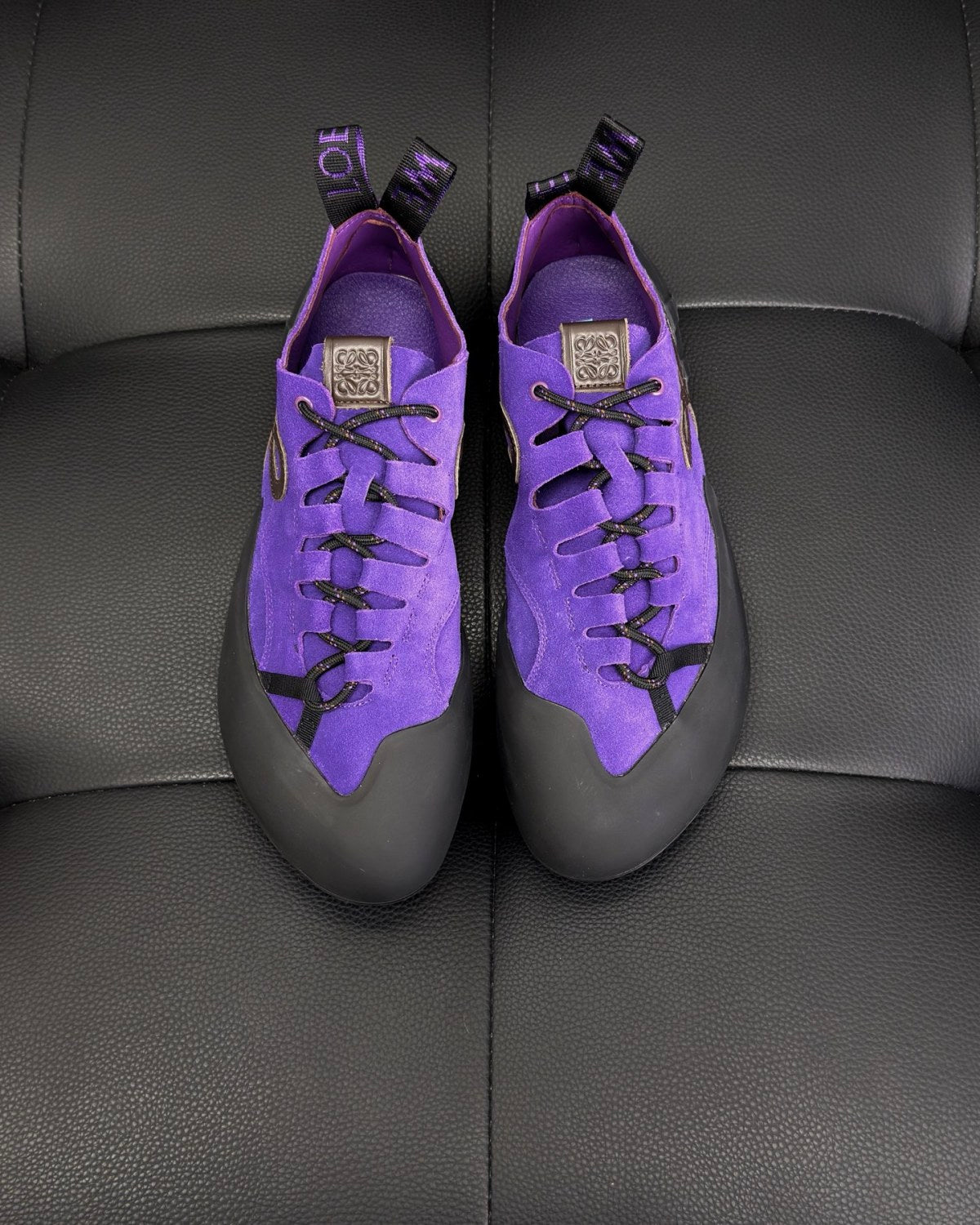 LOEWE Grip Sneaker in Calfskin Suede #381607