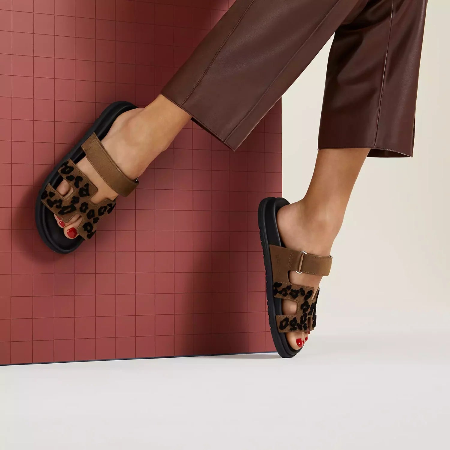 Hermès Chypre sandal Brown #376389