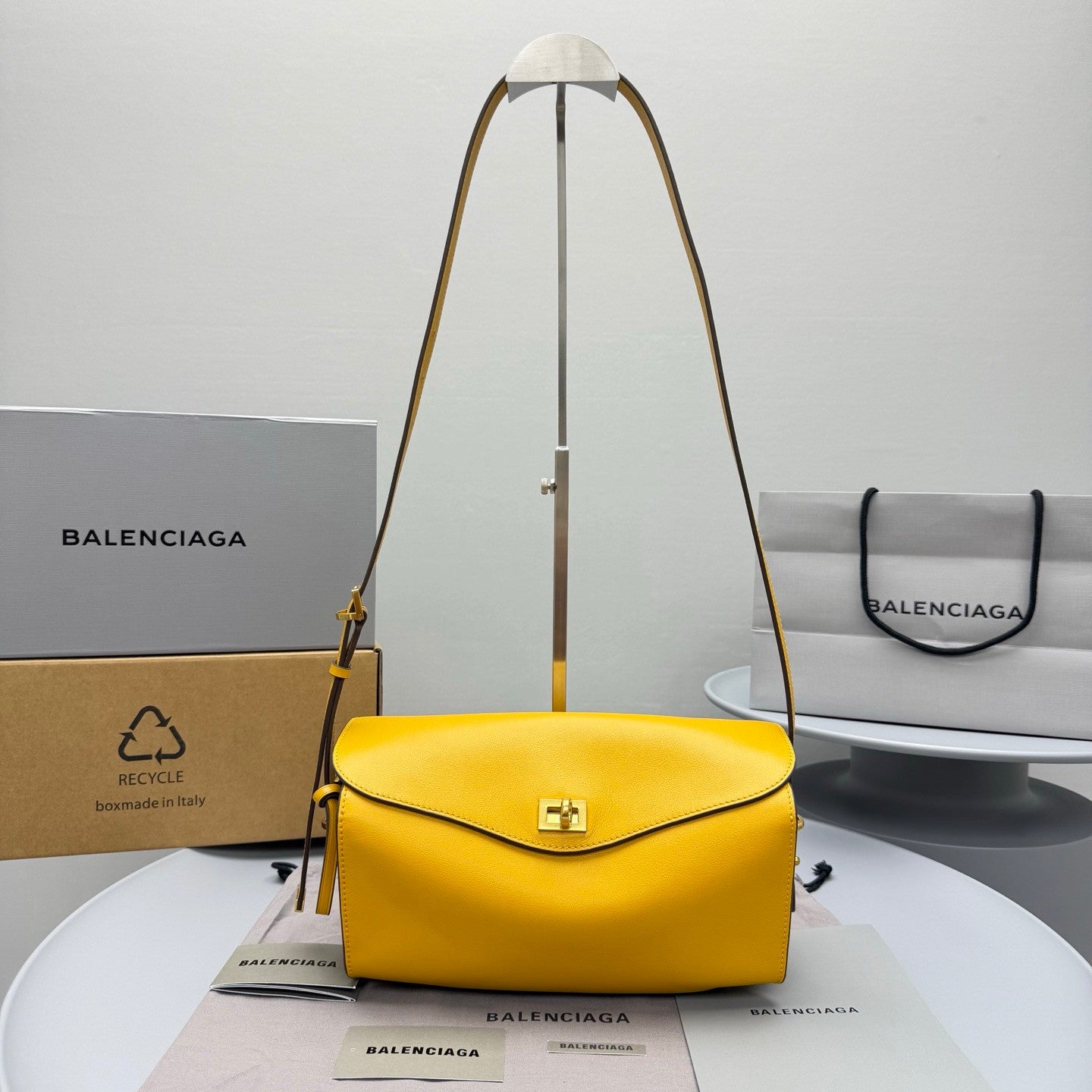 Balenciaga Le 7 Shoulder Bag Medium #378950