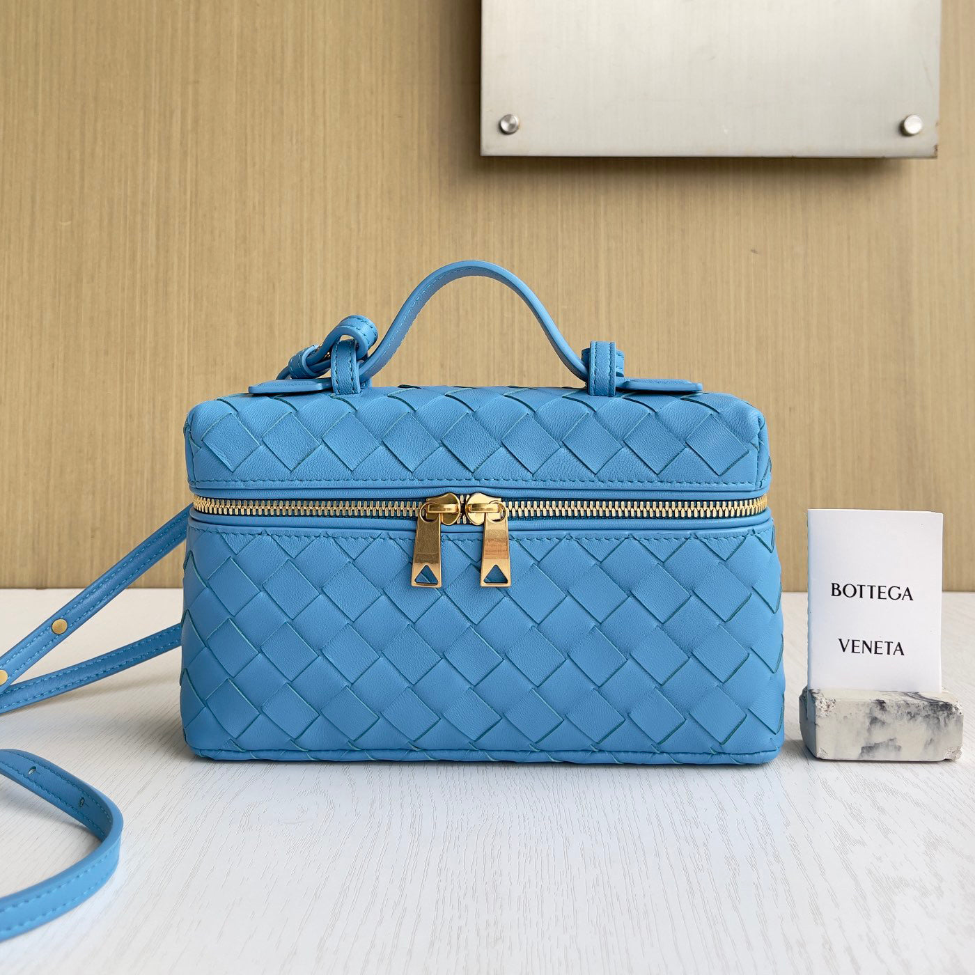 Bottega Veneta Bang Bang Women's Gold Accessories Zipper Closure Solid Color Calfskin Shoulder Crossbody Handbag Bag Bags #76533