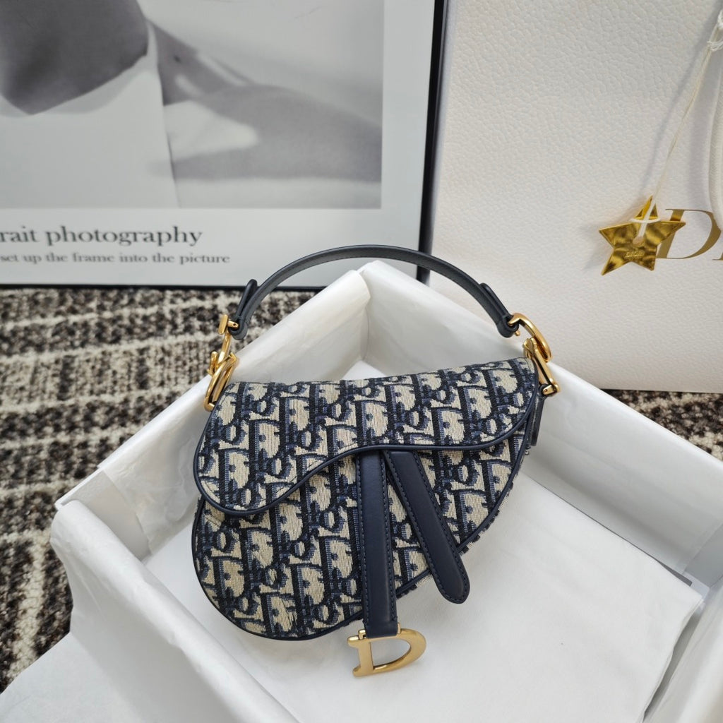 Dior Mini & Medium Saddle Bag With Shoulder Strap Blue Oblique Printed Fashion Exquisite Temperament Clutch Bag Crossbody Bag Bags M0455CBAA_M900 #81649