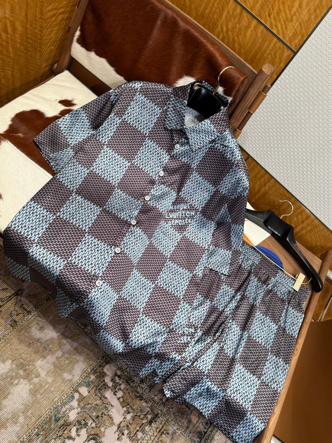 Louis Vuitton Men's Summer Solid Color Checkered Print Single-Breasted Short-Sleeved Shirt and Casual Shorts Set Suit #77177