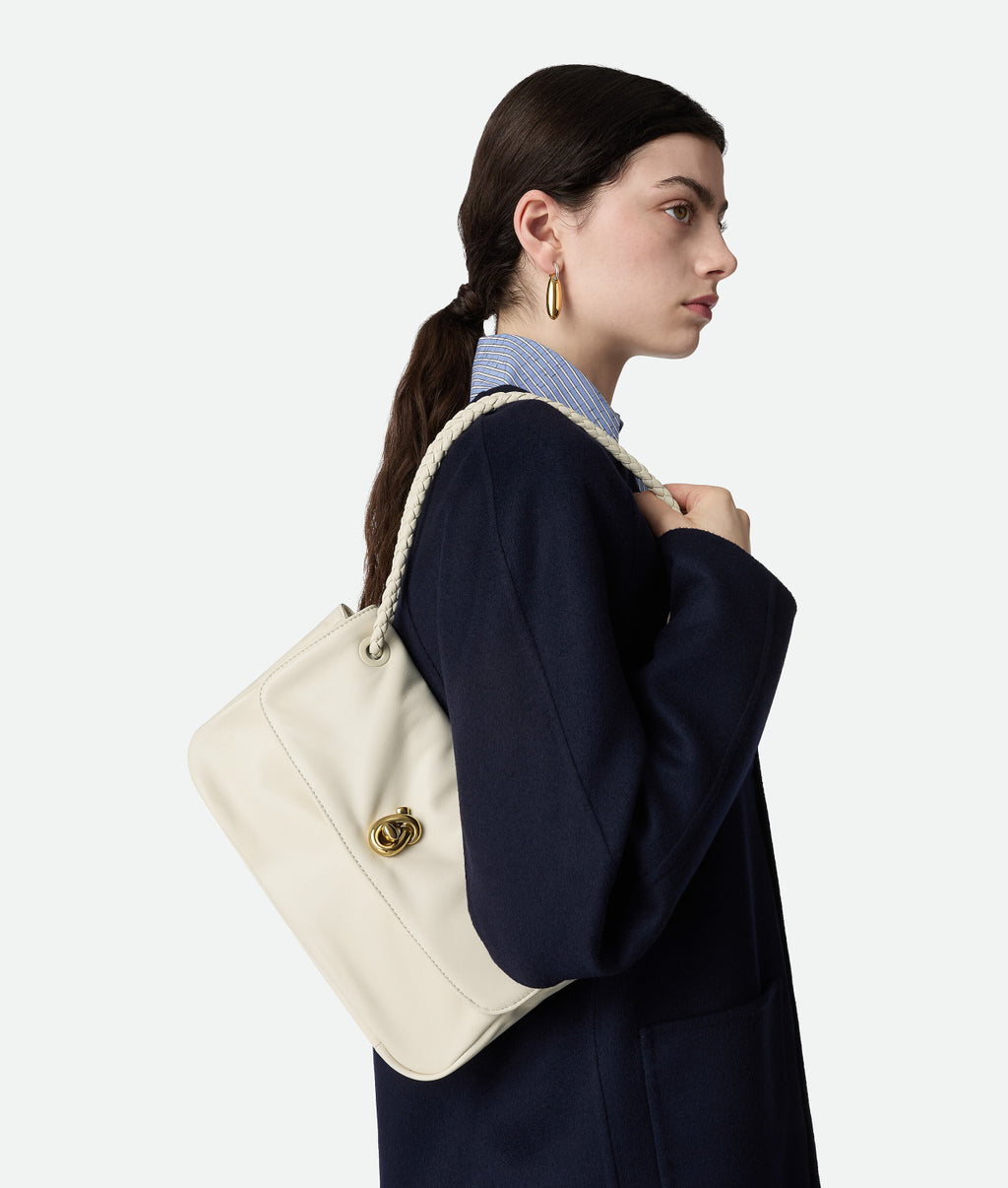 Bottega Veneta Women's Madison Shoulder Bag Crossbody Bag Underarm Bags Simple And Stylish Summer Shoulder Bag Crossbody Bag High-end Fashion #82817A