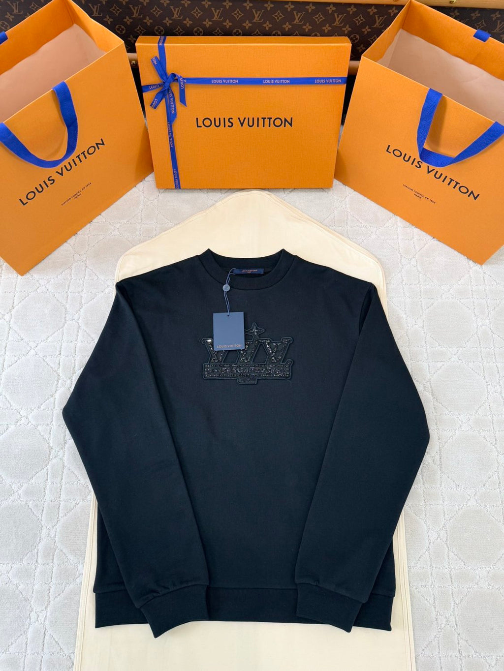 Louis Vuitton Men's Spring and Autumn Fixed Embroidery Printed Round Neck Cotton Long Sleeve Sweatshirt #75428