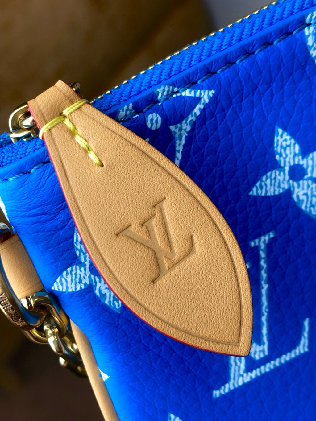 Louis Vuitton Women's Fashion Classic Sapphire Blue Logo Zipper Closure Leather Shoulder Bag Handbags In Small Medium And Large Sizes Crossbody Bag Bags #78656