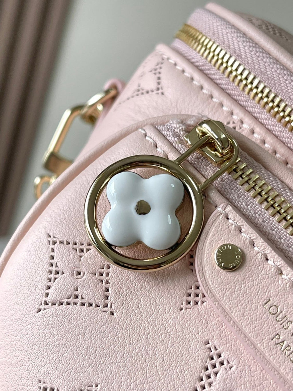 Louis Vuitton Mini Bumbag Flower Ring Women's Solid Colour Logo Print Soft Calfskin Handbag Shoulder Crossbody Bag Bags #76842