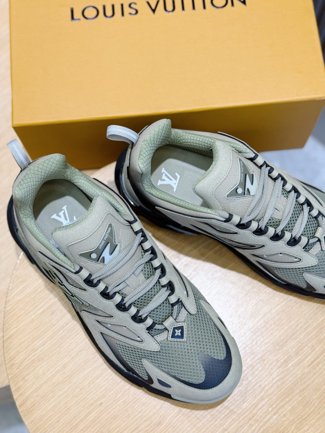 LOUIS VUITTON LV Runner Tatic Sneaker Shoes #376377