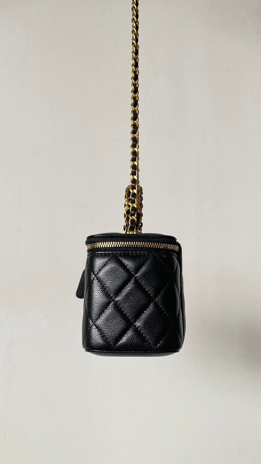 Chanel Women's Retro Vanity Series Solid Color Double C Adjustable Buckle Plaid Leather Shoulder Crossbody Casual Cosmetic Bag Bags #77895