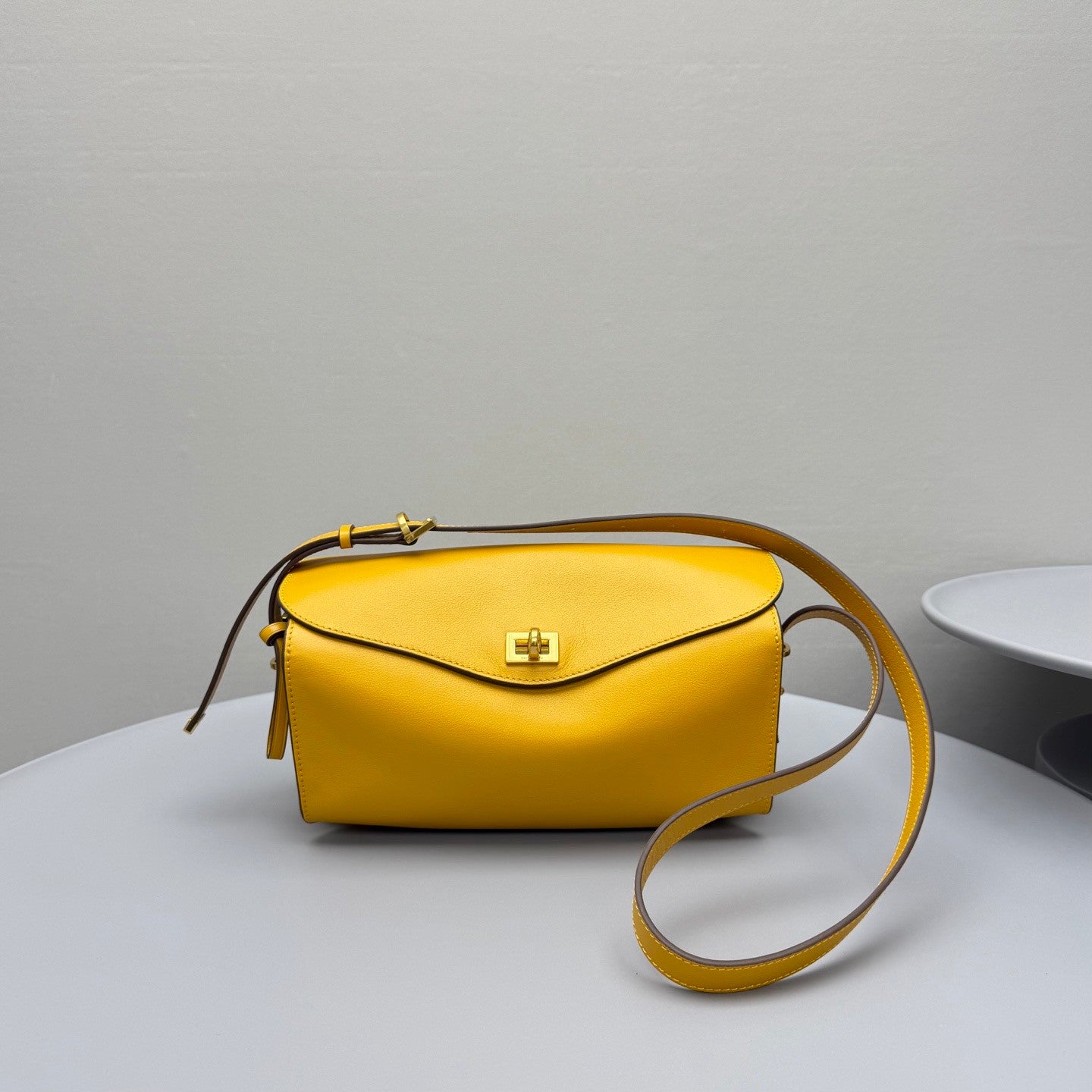 Balenciaga Le 7 Shoulder Bag Medium #378950
