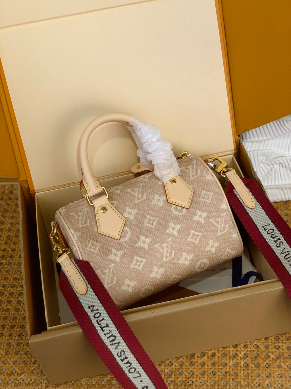 LOUIS VUITTON SPEEDY BANDOULIÈRE 20 Bag Monogram Canvas LV Travels X Grace Coddington Collaboration Series Cat shape pendant #332321