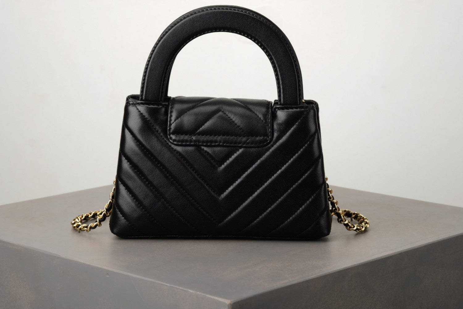 Chanel Product-flag-2026 Spring/summer Mini Tote Bag V-line Kelly Black & Gold Clutch Stylish Sophisticated And Elegant Checkered Flap Bag Bags #196781