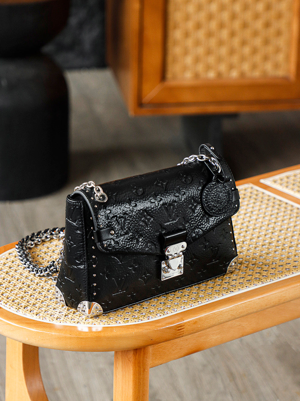 LOUIS VUITTON Trunkie Fashion Leather Handbags #382629