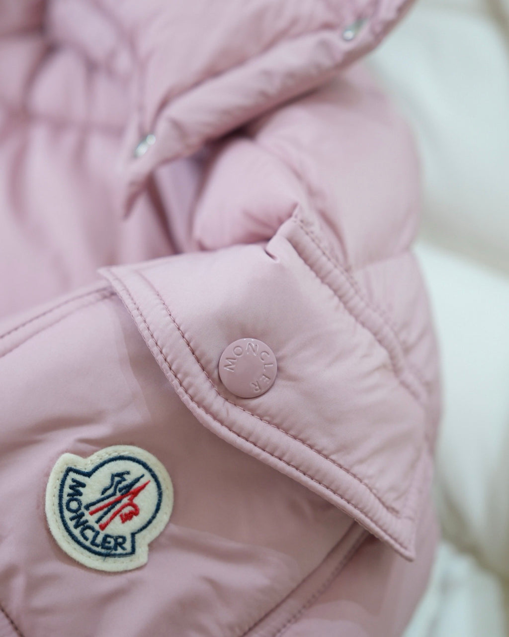Moncler Vezere Maya 70 Winter Short Women's and Men's Down Jacket #333128