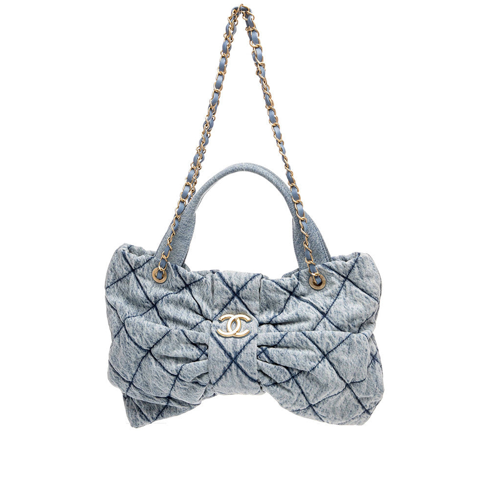 Chanel 25k Runway Bow Bag Bow Shaped Stylish And Unique Available In Medium And Small Sizes Bag Bags #197476