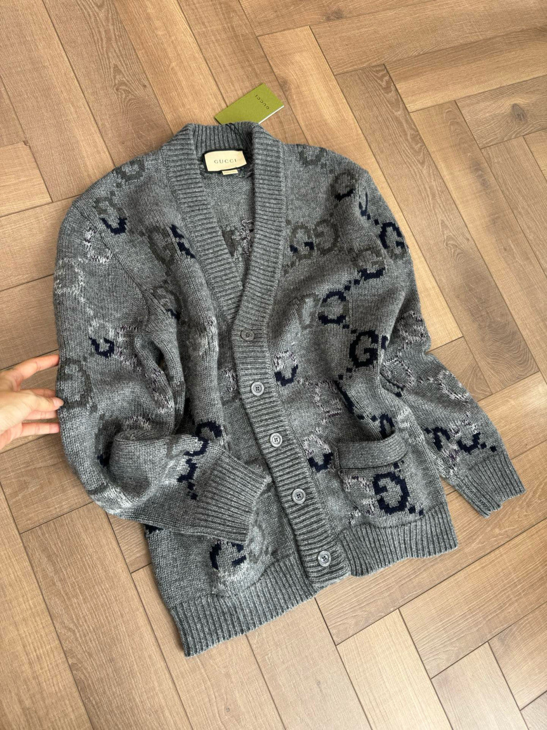 Gucci Men's And Women's Spring And Autumn Solid Color Logo Print Single-breasted V-neck Long Sleeve Cashmere Cardigan Jacket #78173