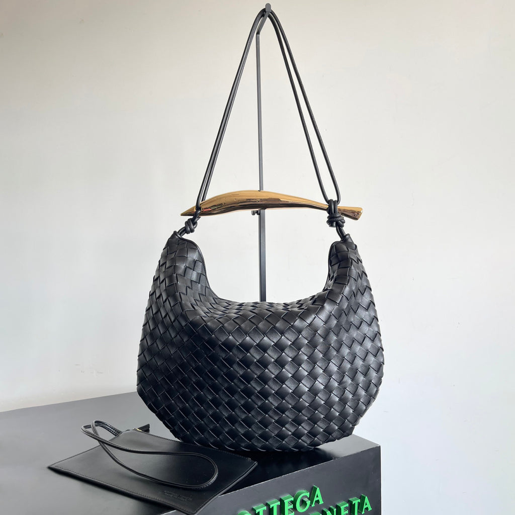 Bottega Veneta Women's Solid Color Woven Magnetic Clasp Closure Sheepskin Half Moon Bag Casual Sardine Tote Bags #75432