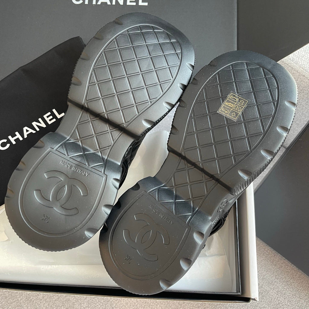 Chanel Sandals Shiny Calfskin Black White #376185