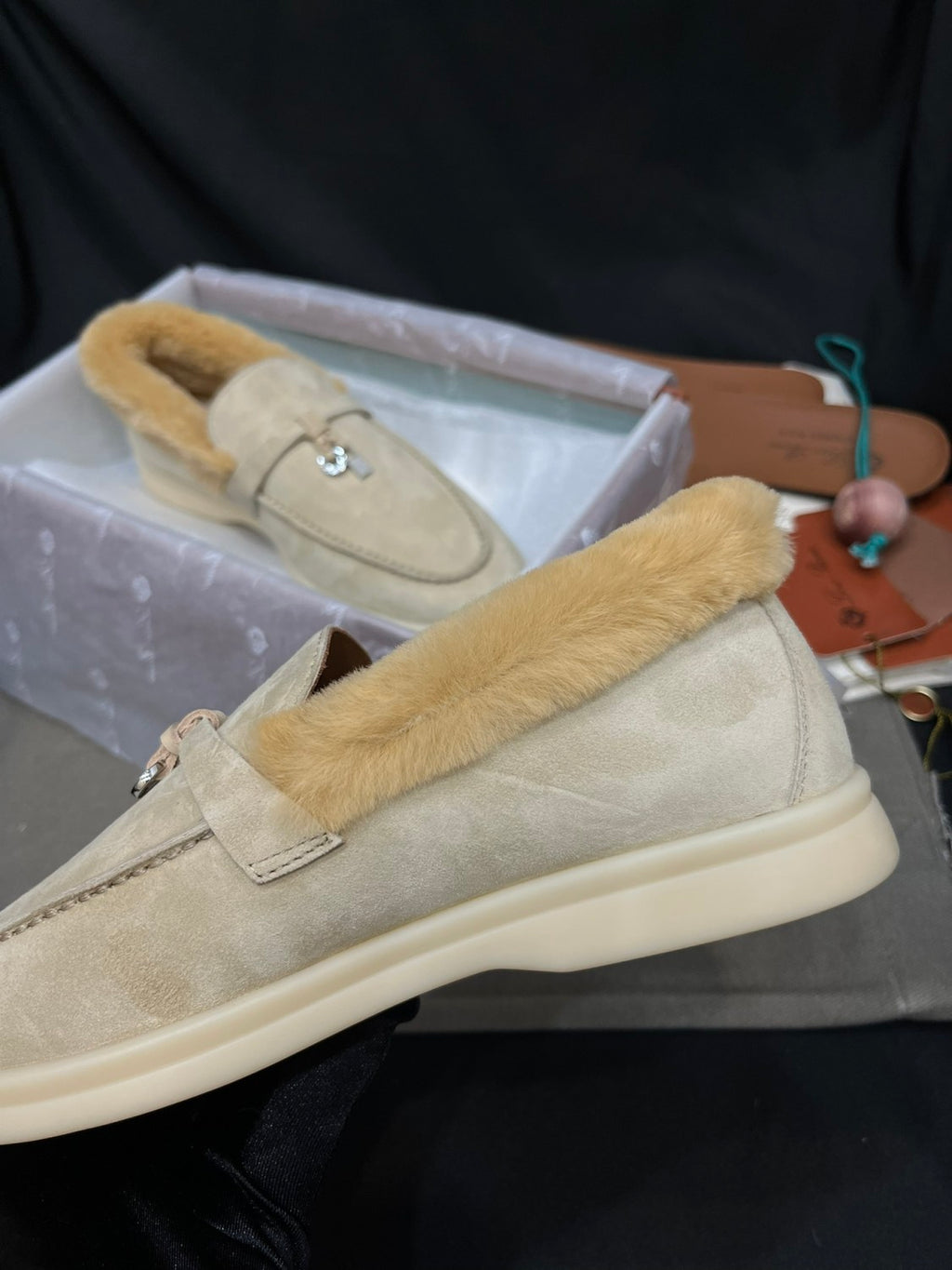 Loro Piana Women's Summer Charms Walk Moccasin Shoes Spring/Summer/Fall Solid-Color Beaver Fur Round-Toe Loafers Casual Shoes #81598
