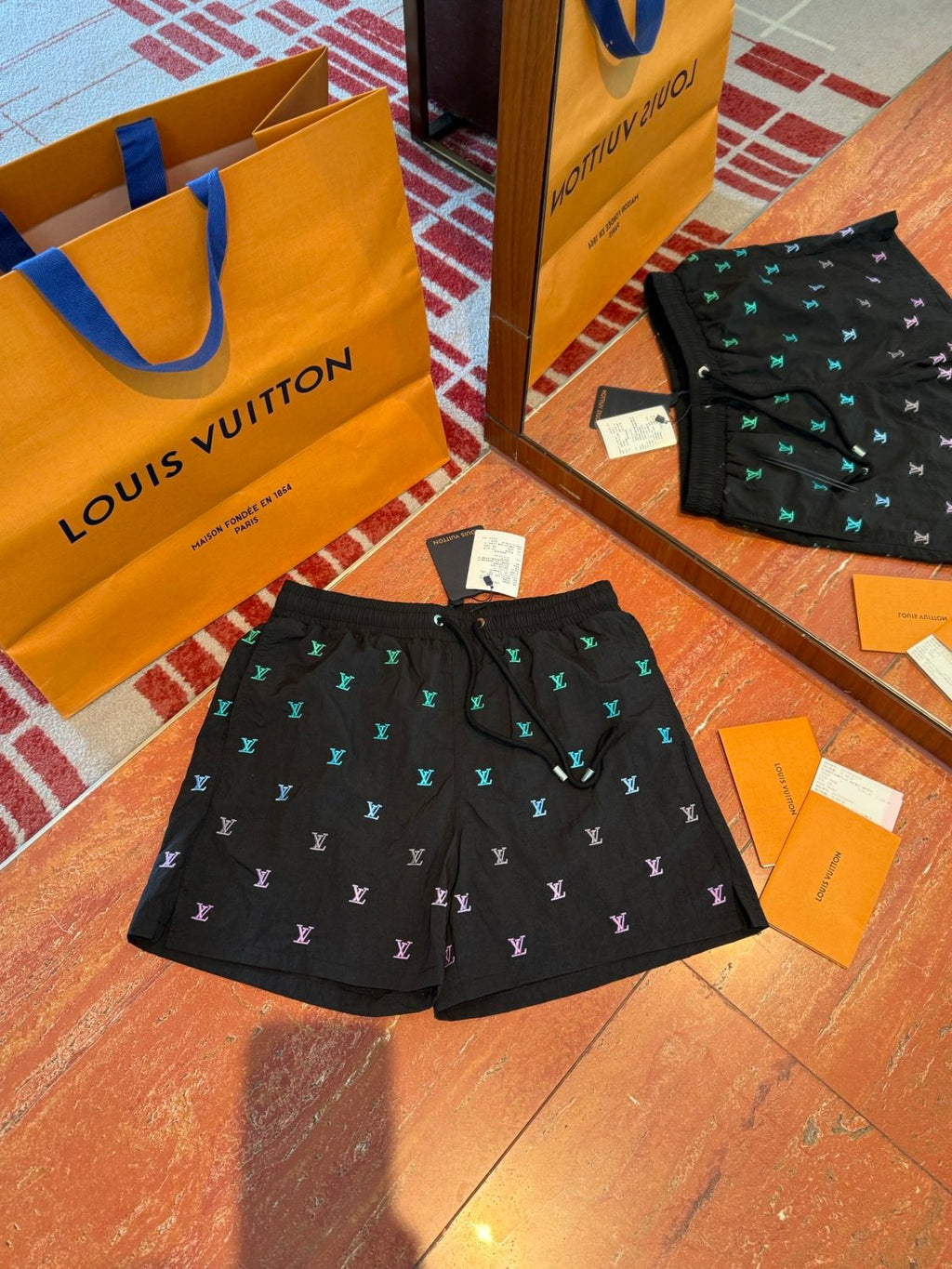 Louis Vuitton LV BLASON Men's Gradient Embroidered Logo Print Solid Color Drawstring Beach Shorts #77563