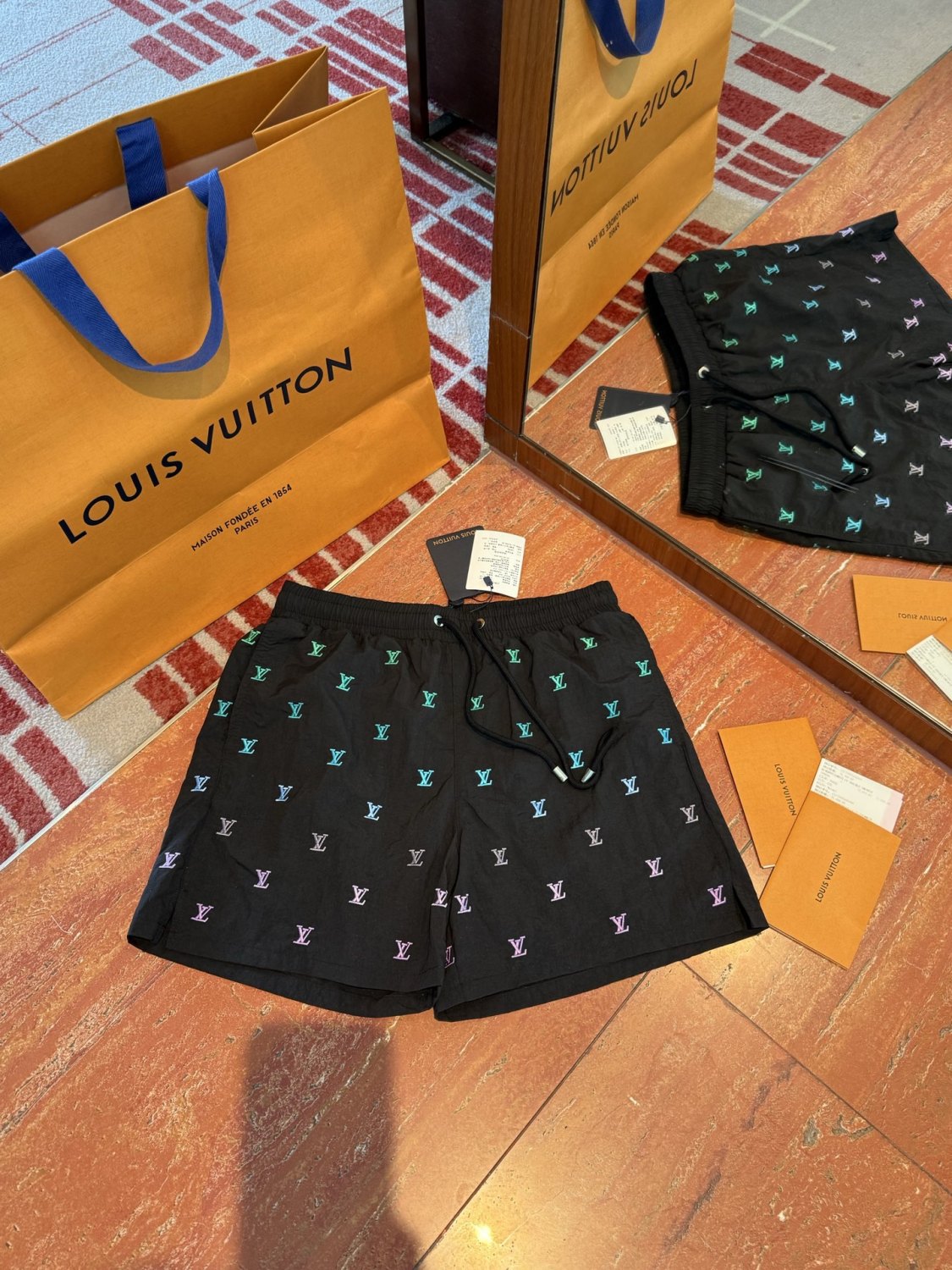 Louis Vuitton LV BLASON Men's Gradient Embroidered Logo Print Solid Color Drawstring Beach Shorts #77563