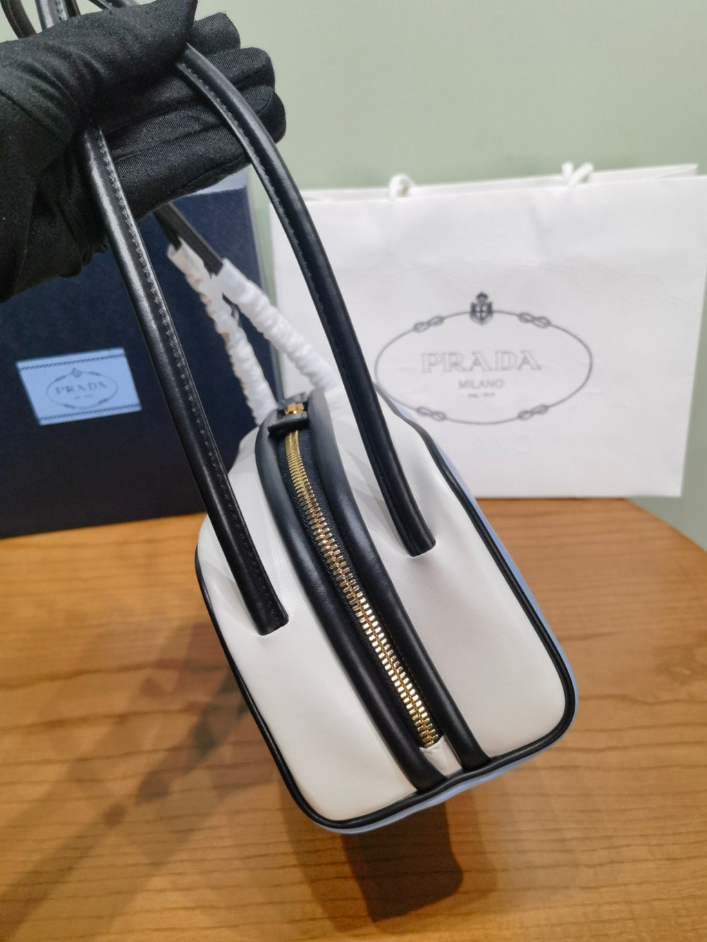 Prada Swing Women's Solid Color Letter Logo Zipper Closure Calfskin Handbag Shoulder Bag Bags #77148