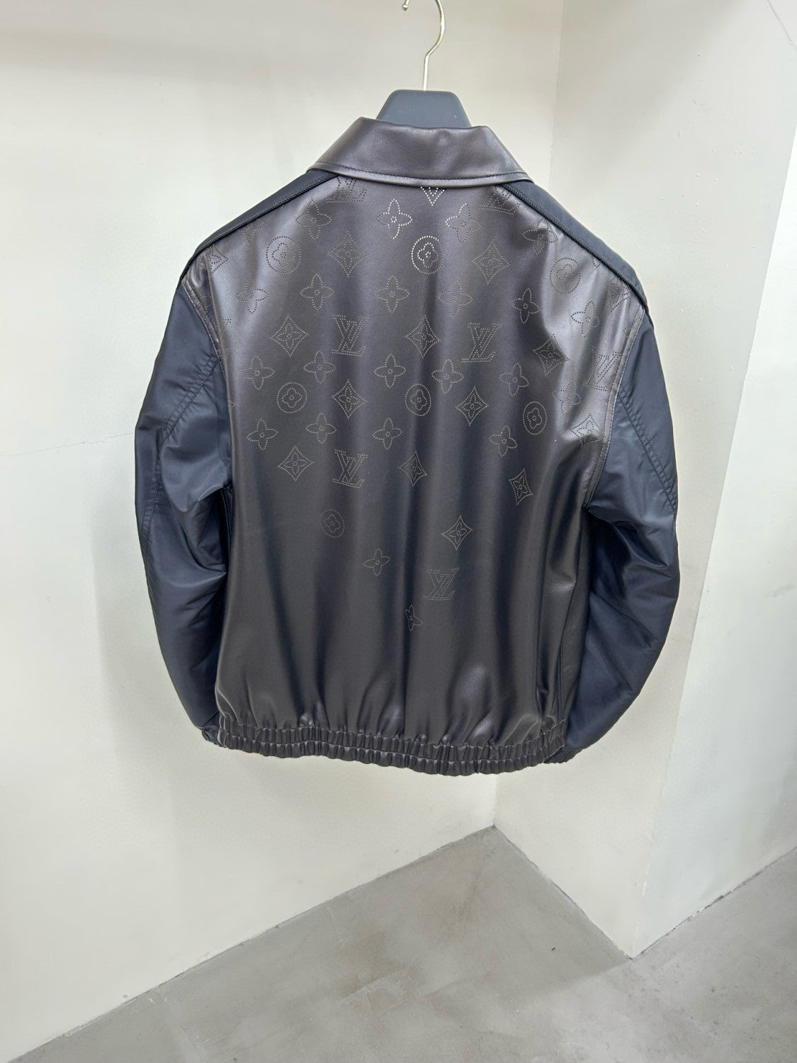 Louis Vuitton Perforated Mix Leather Blouson Men's Fall/Winter Black Zipper Long Sleeve Perforated Logo Mixed Leather Jacket #98653