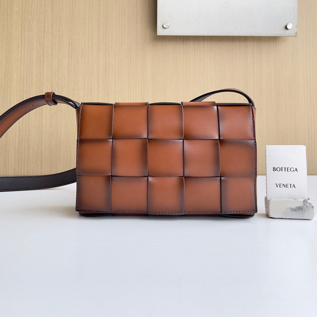 Bottega Veneta Women's Fashion Classic Two Tone Design Grained Leather Shoulder Bag Crossbody Bag Bags #79397