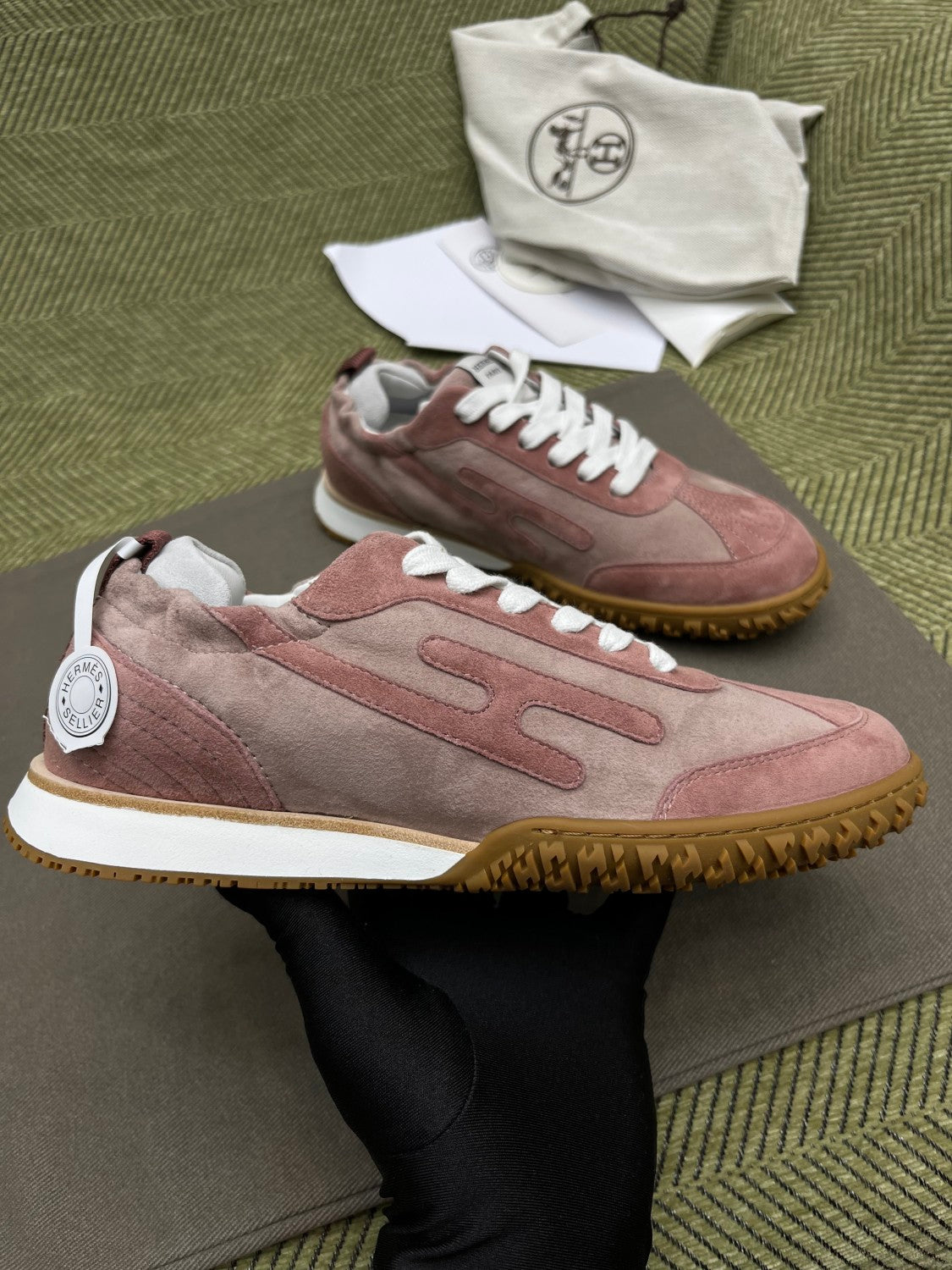 Hermes Women's Four Seasons Low Round Toe Lace Up Casual Shoes Solid Color Leather Jet Sneakers #81318