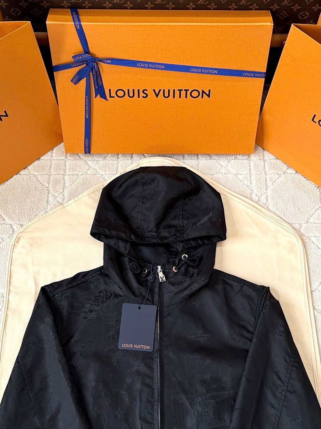 Louis Vuitton Men's Spring and Autumn Solid Color Logo Pattern Full Print Zipper Hooded Long Sleeve Jacket #76377