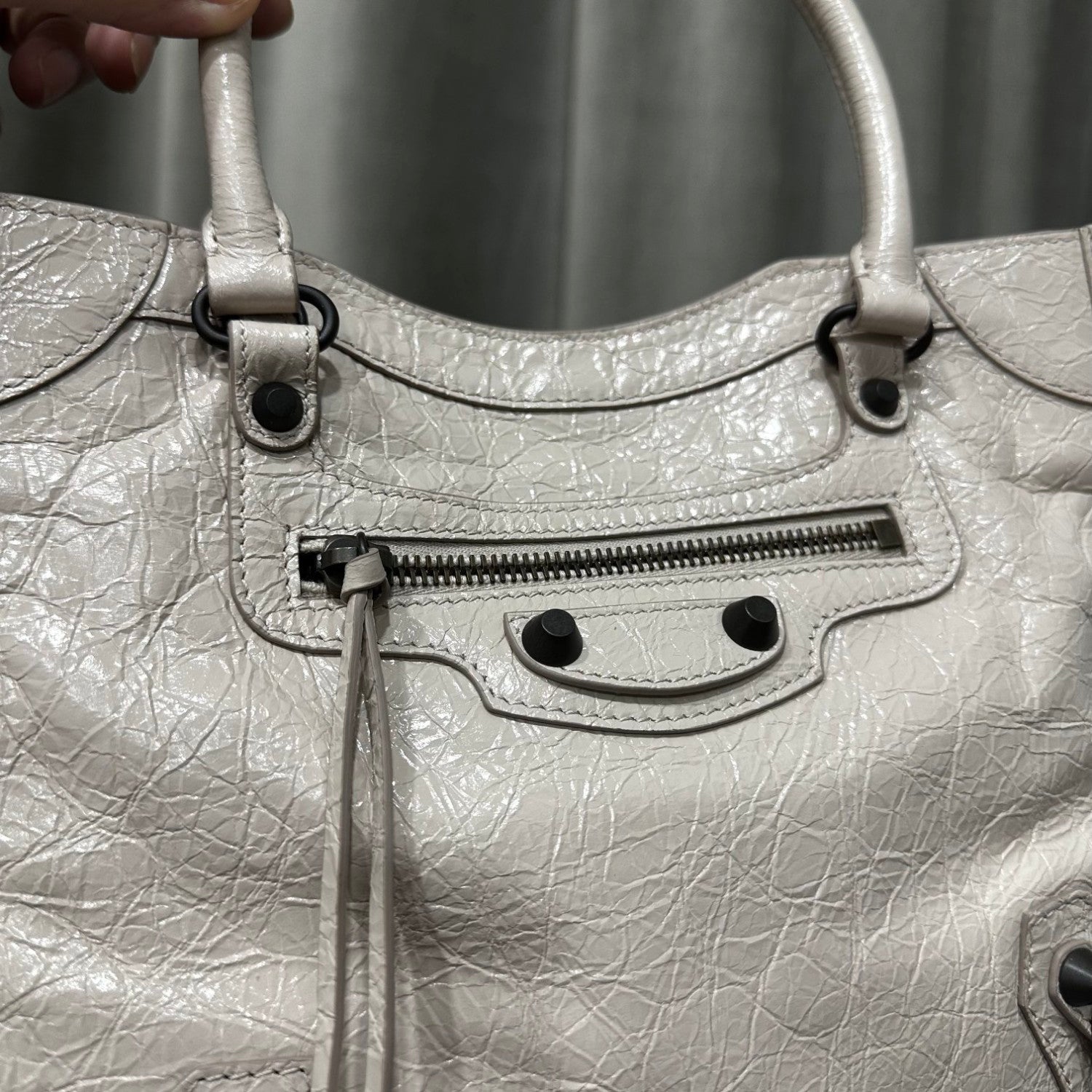 Balenciaga Le City Vertical Tote Bag Motorcycle Bag Cracked Old Retro Rivet Tassel Zipper Commuting Casual Bag #332658