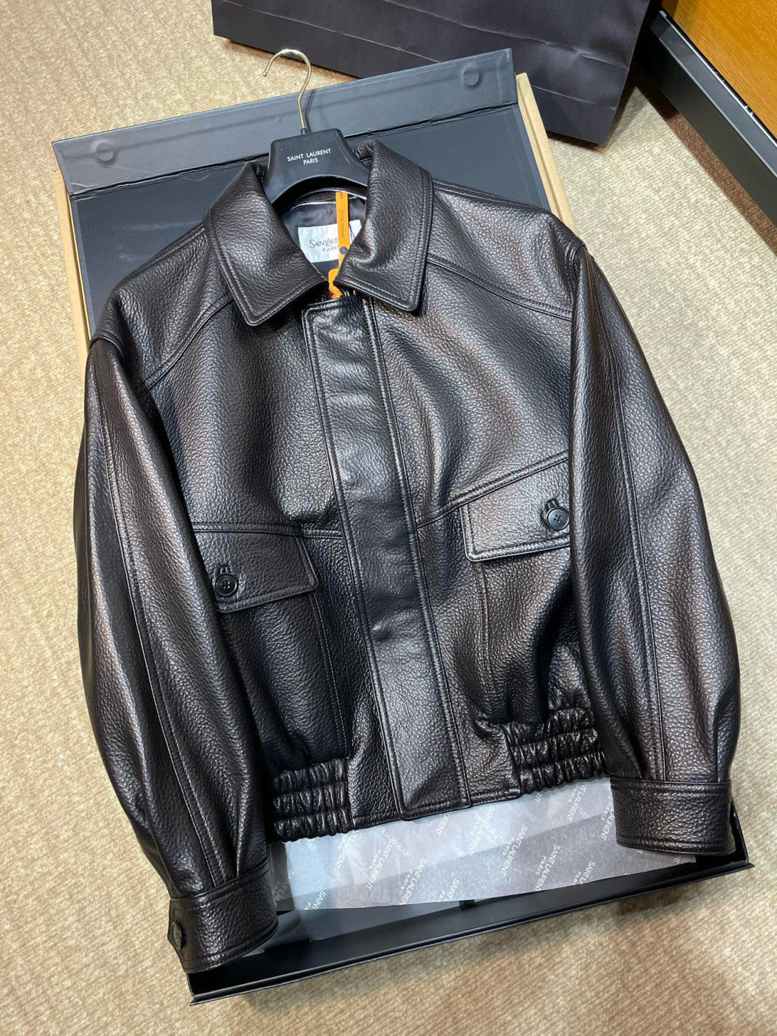 SAINT LAURENT  Men's & Women's Fall/Winter Fashion Classic Solid-Color Leather Lapel Zipper Button Leather Flight Jacket Leather Jacket #78841